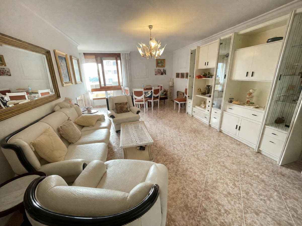 Se vende Apartamento Planta Media de 4 dormitorios en Costa Del Sol, Málaga, España