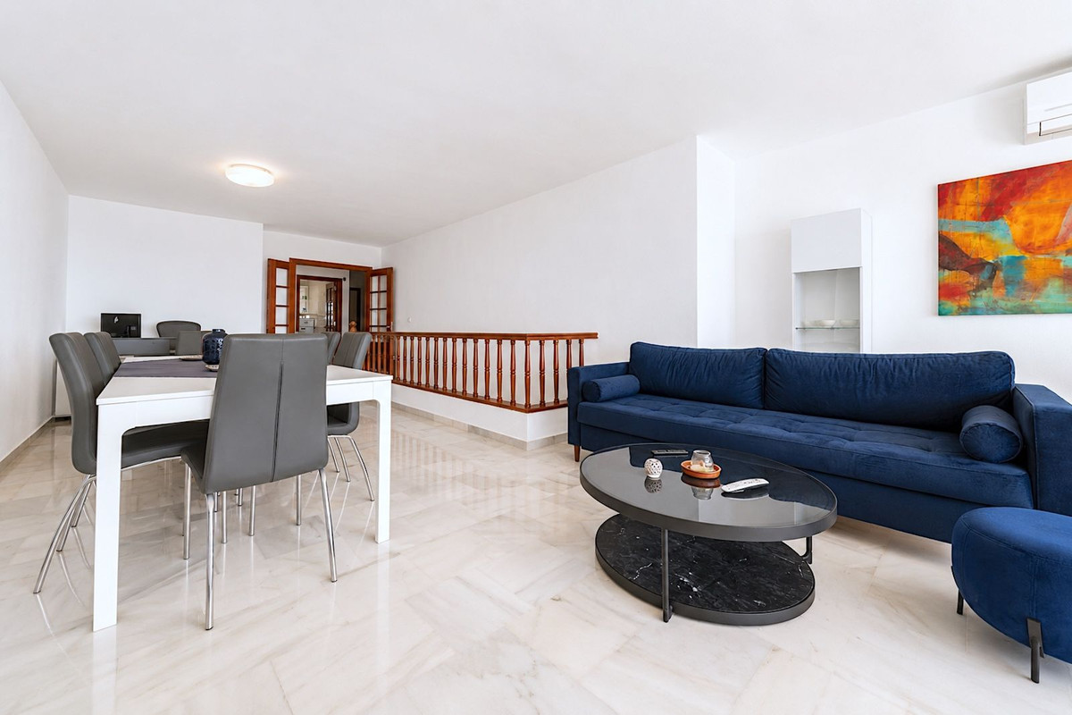 5 Bed Apartment for sale in Estepona Costa Del Sol, Málaga, Spain