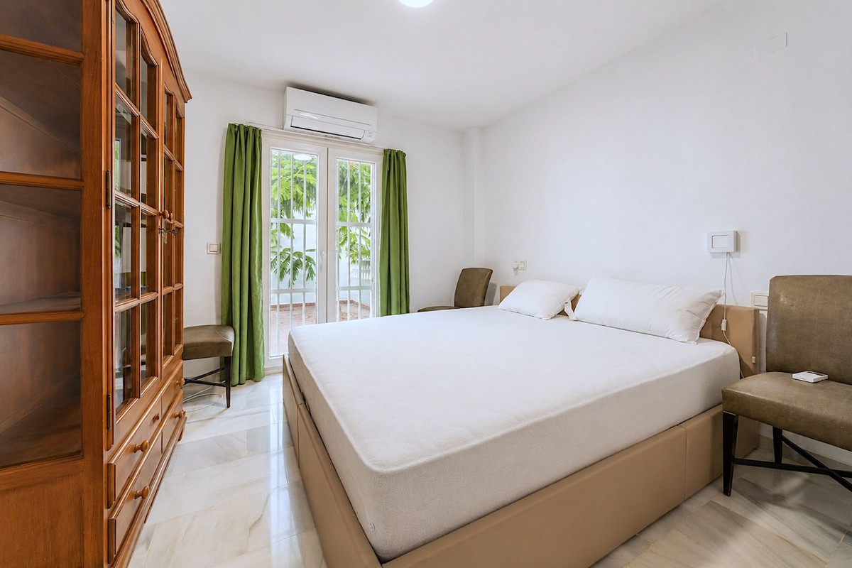 5 Bed Apartment for sale in Estepona Costa Del Sol, Málaga, Spain