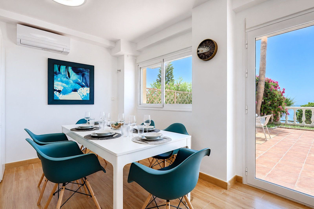 5 Bed Apartment for sale in Estepona Costa Del Sol, Málaga, Spain