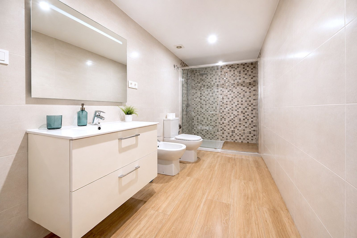 5 Bed Apartment for sale in Estepona Costa Del Sol, Málaga, Spain
