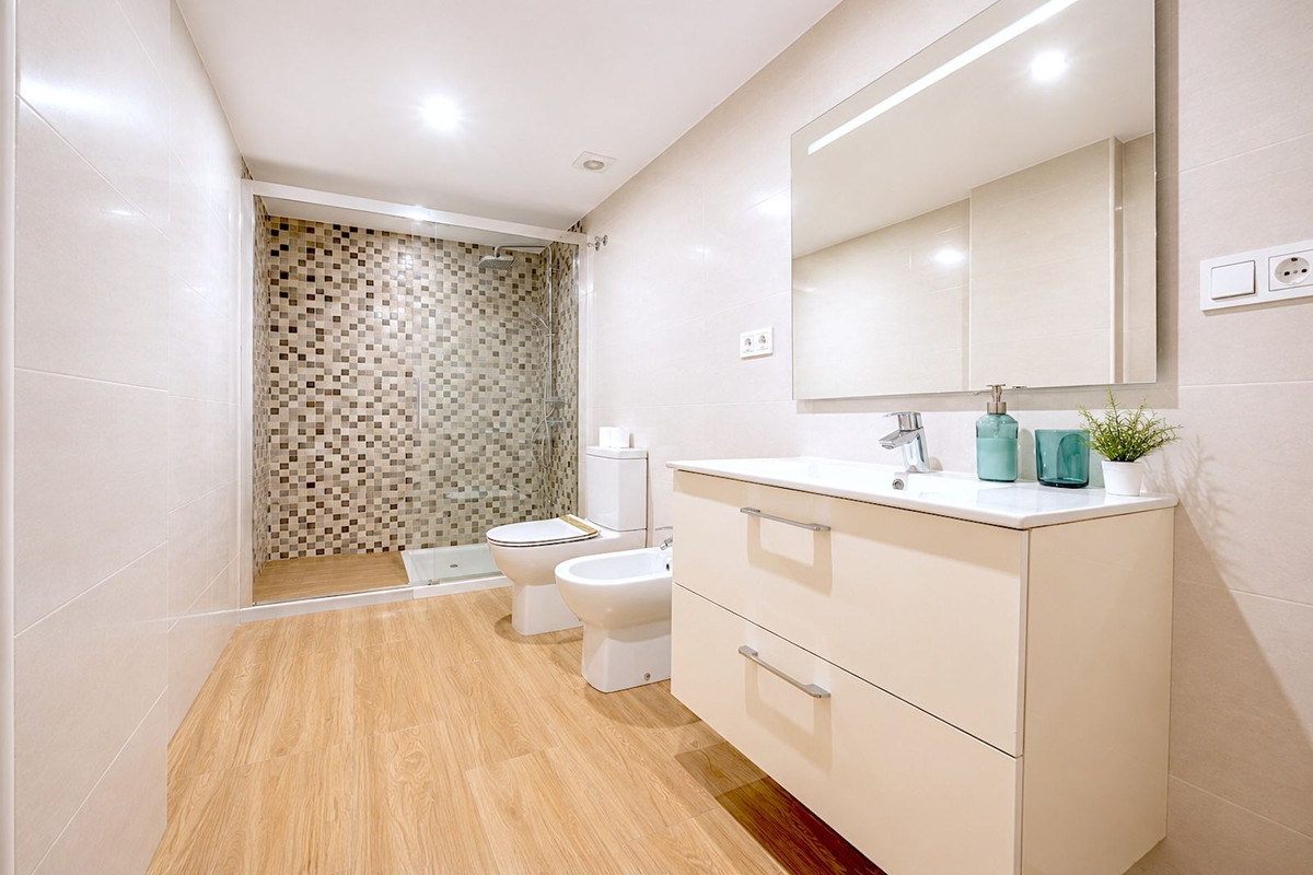 5 Bed Apartment for sale in Estepona Costa Del Sol, Málaga, Spain