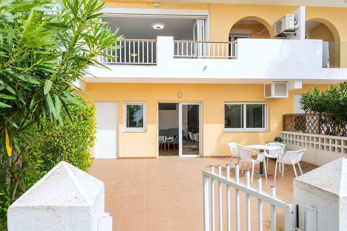 5 Bed Apartment for sale in Estepona Costa Del Sol, Málaga, Spain