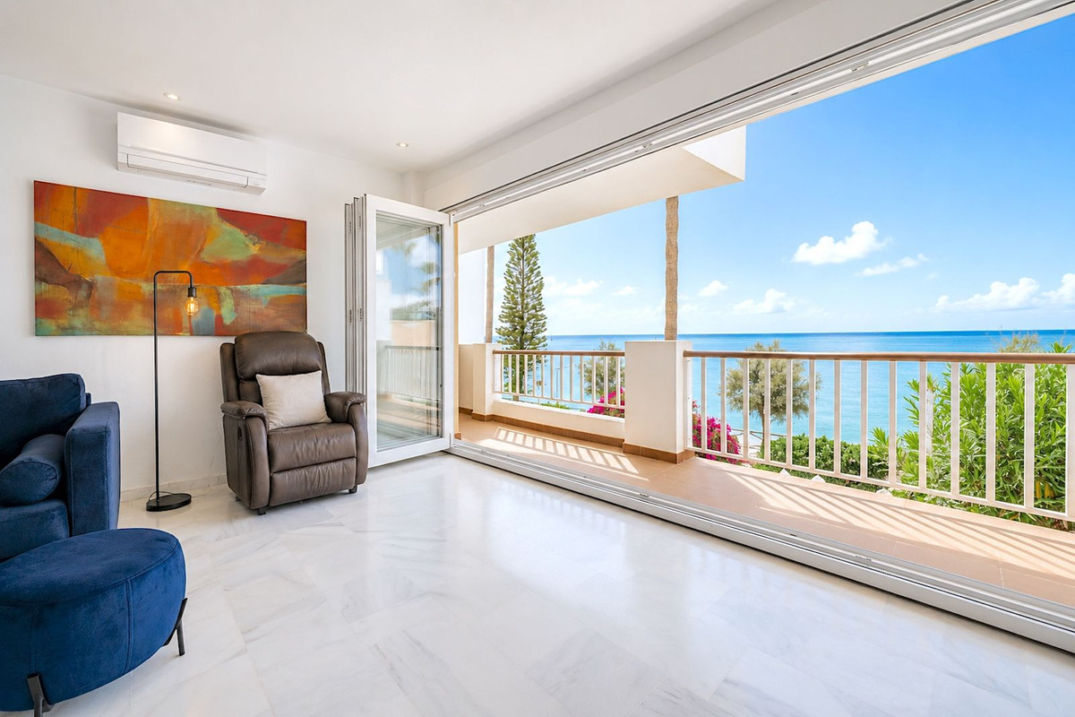 5 Bed Apartment for sale in Estepona Costa Del Sol, Málaga, Spain