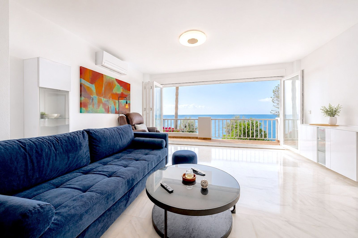 5 Bed Apartment for sale in Estepona Costa Del Sol, Málaga, Spain