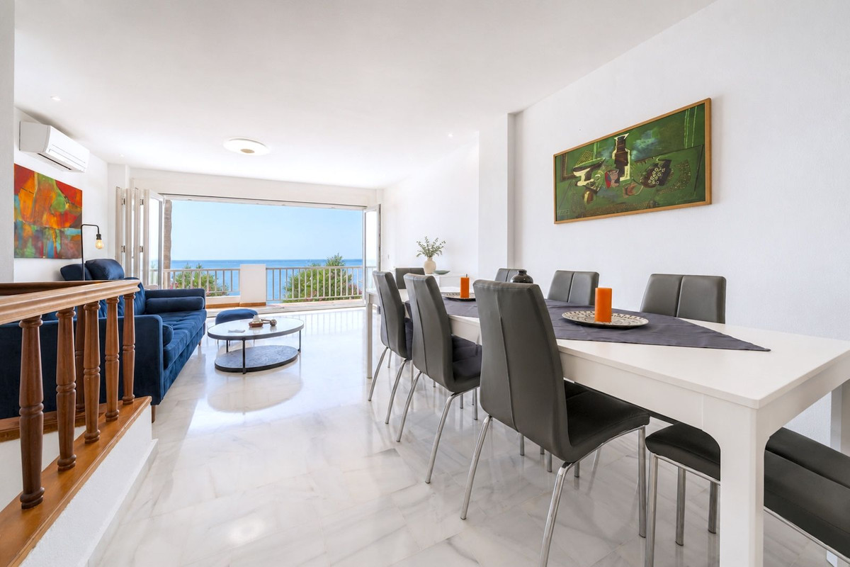 5 Bed Apartment for sale in Estepona Costa Del Sol, Málaga, Spain