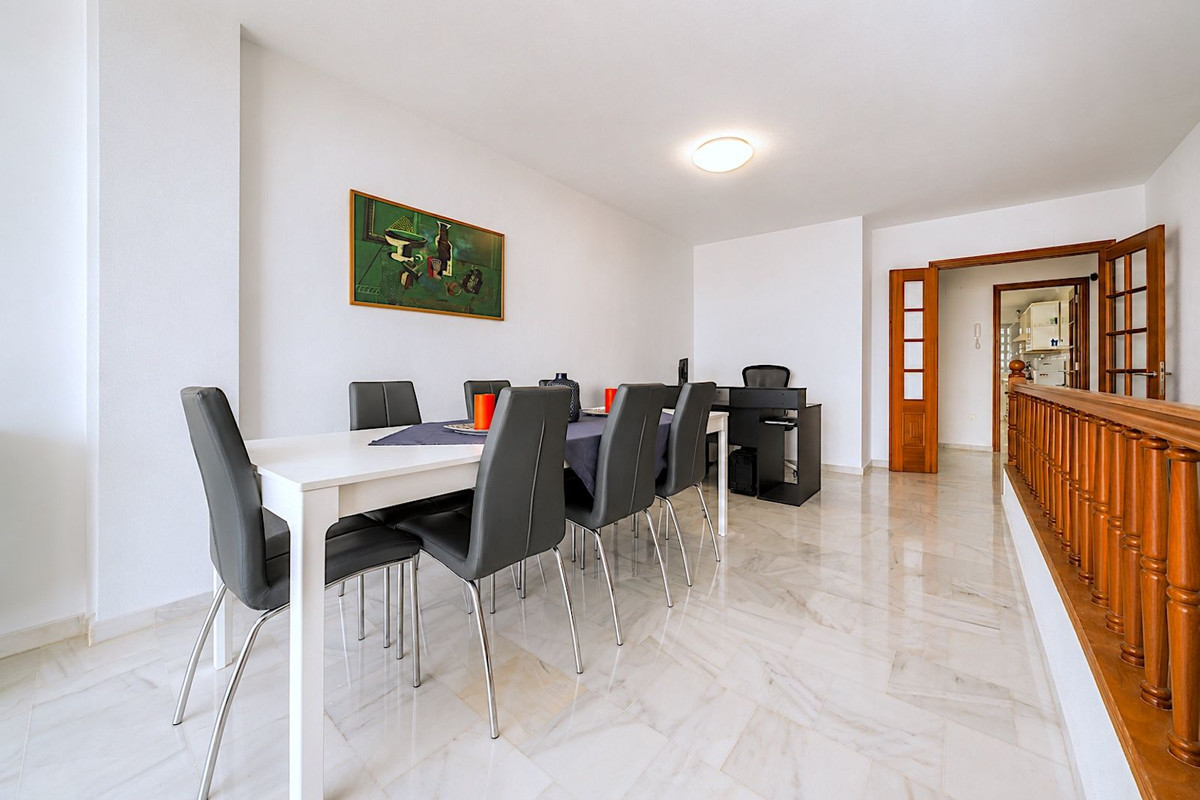 5 Bed Apartment for sale in Estepona Costa Del Sol, Málaga, Spain