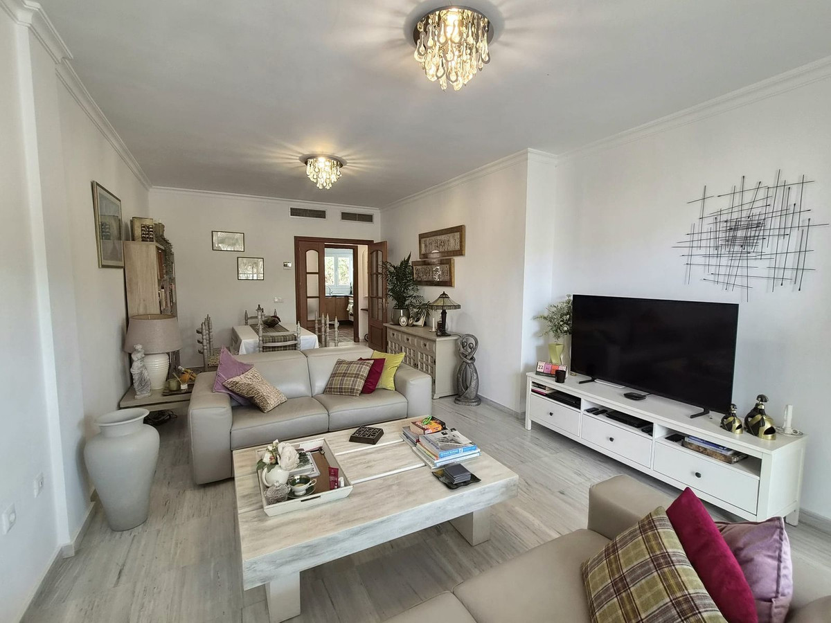 3 Bed Apartment for sale in Alhaurin Golf Costa Del Sol, Málaga, Spain