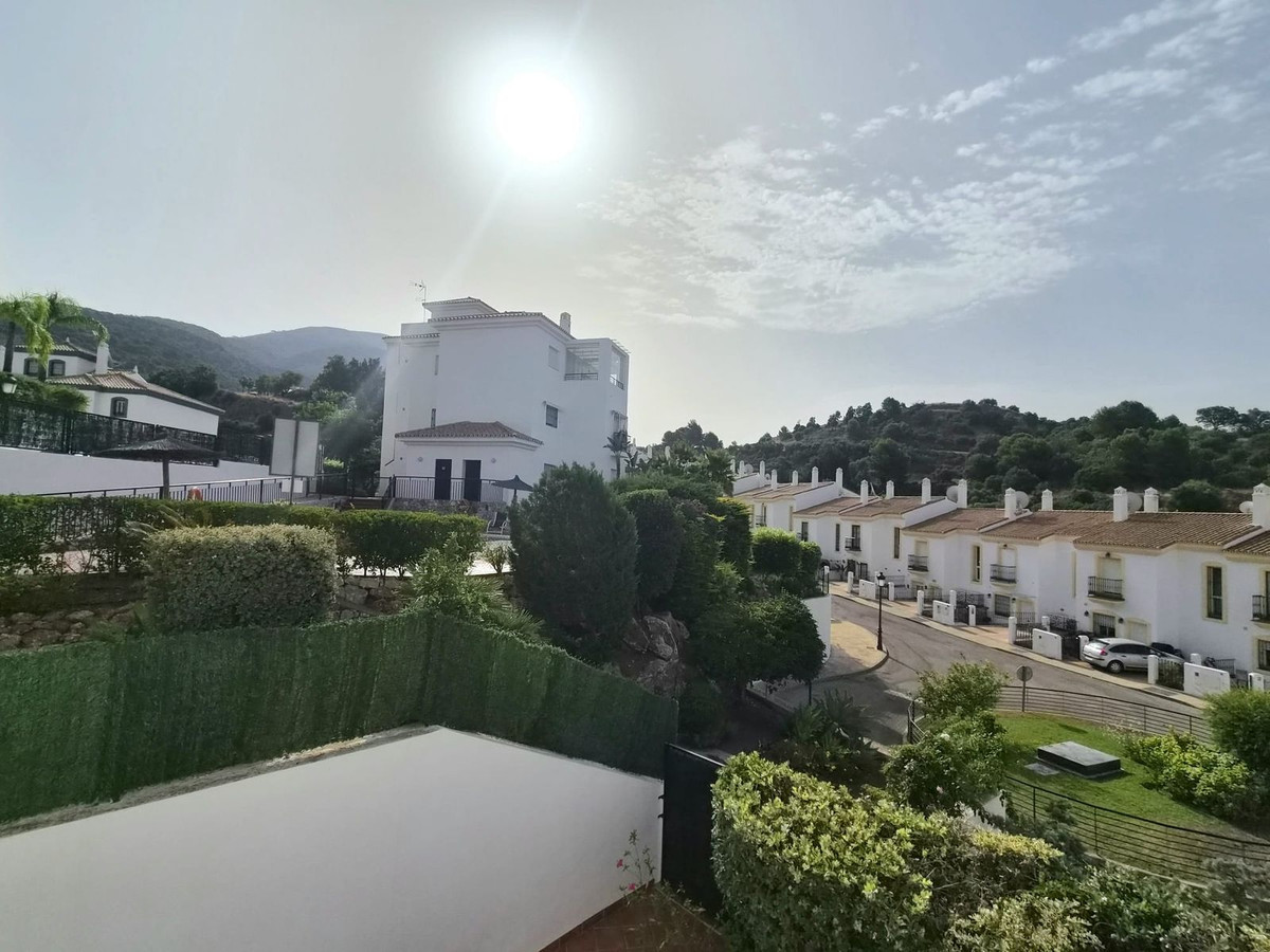 3 Bed Apartment for sale in Alhaurin Golf Costa Del Sol, Málaga, Spain