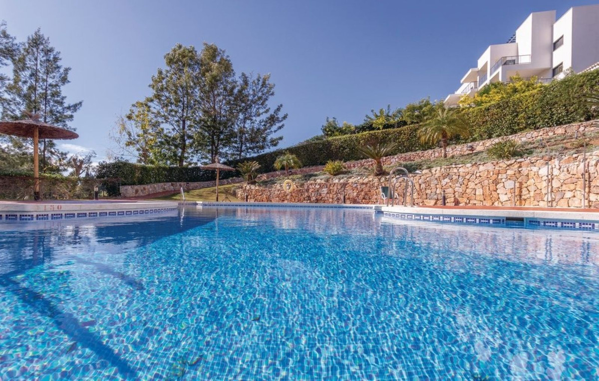 3 Bed Apartment for sale in Alhaurin Golf Costa Del Sol, Málaga, Spain