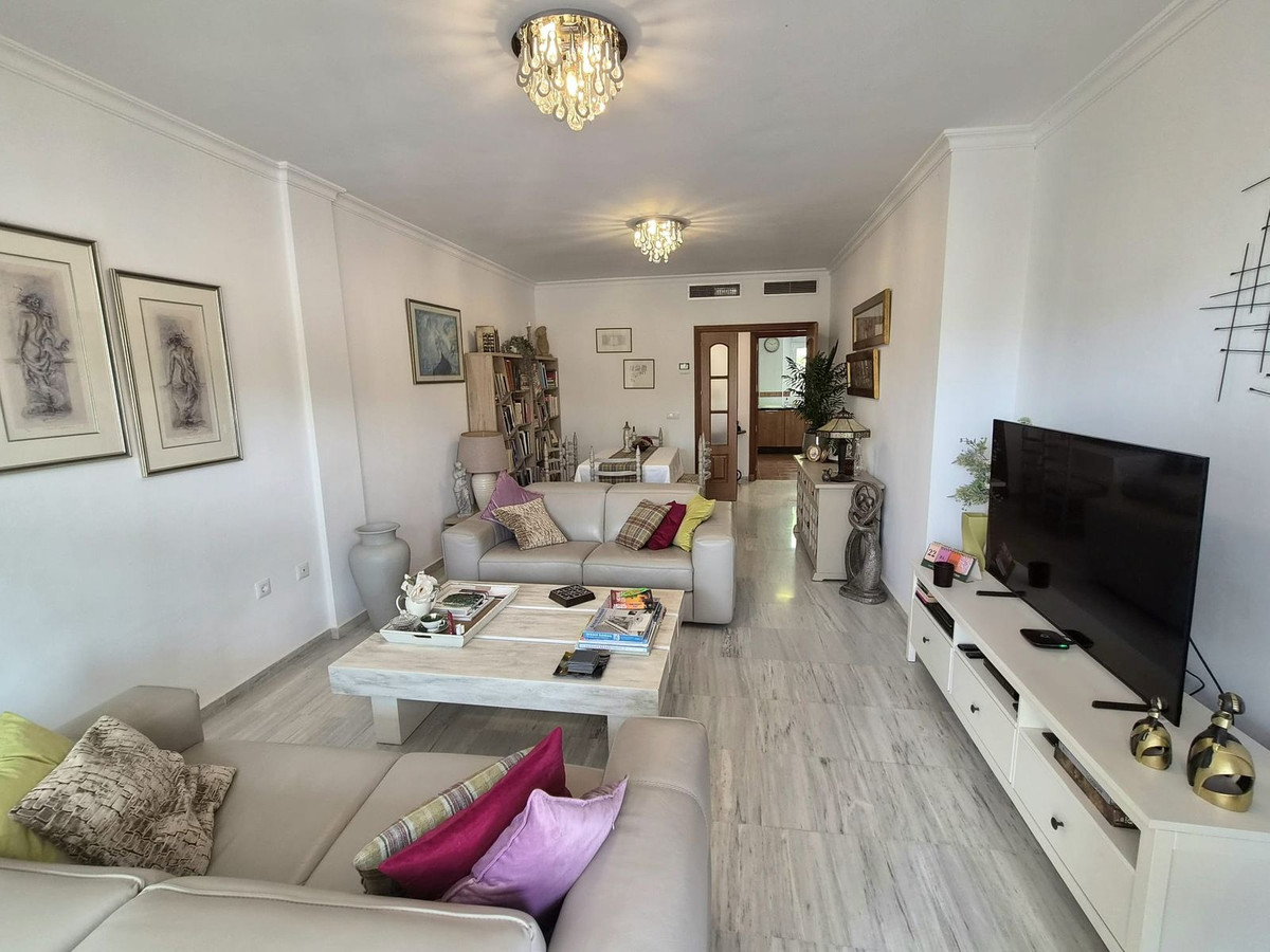 3 Bed Apartment for sale in Alhaurin Golf Costa Del Sol, Málaga, Spain