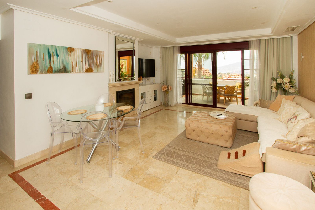 3 Bed Apartment for sale in La Mairena Costa Del Sol, Málaga, Spain