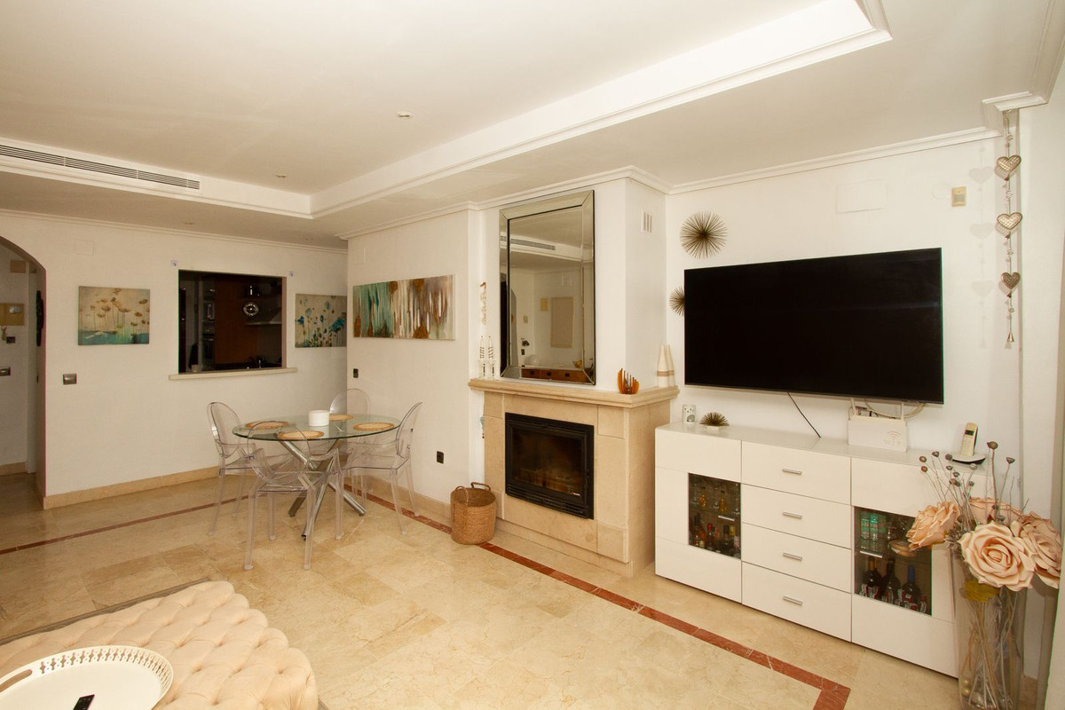 3 Bed Apartment for sale in La Mairena Costa Del Sol, Málaga, Spain