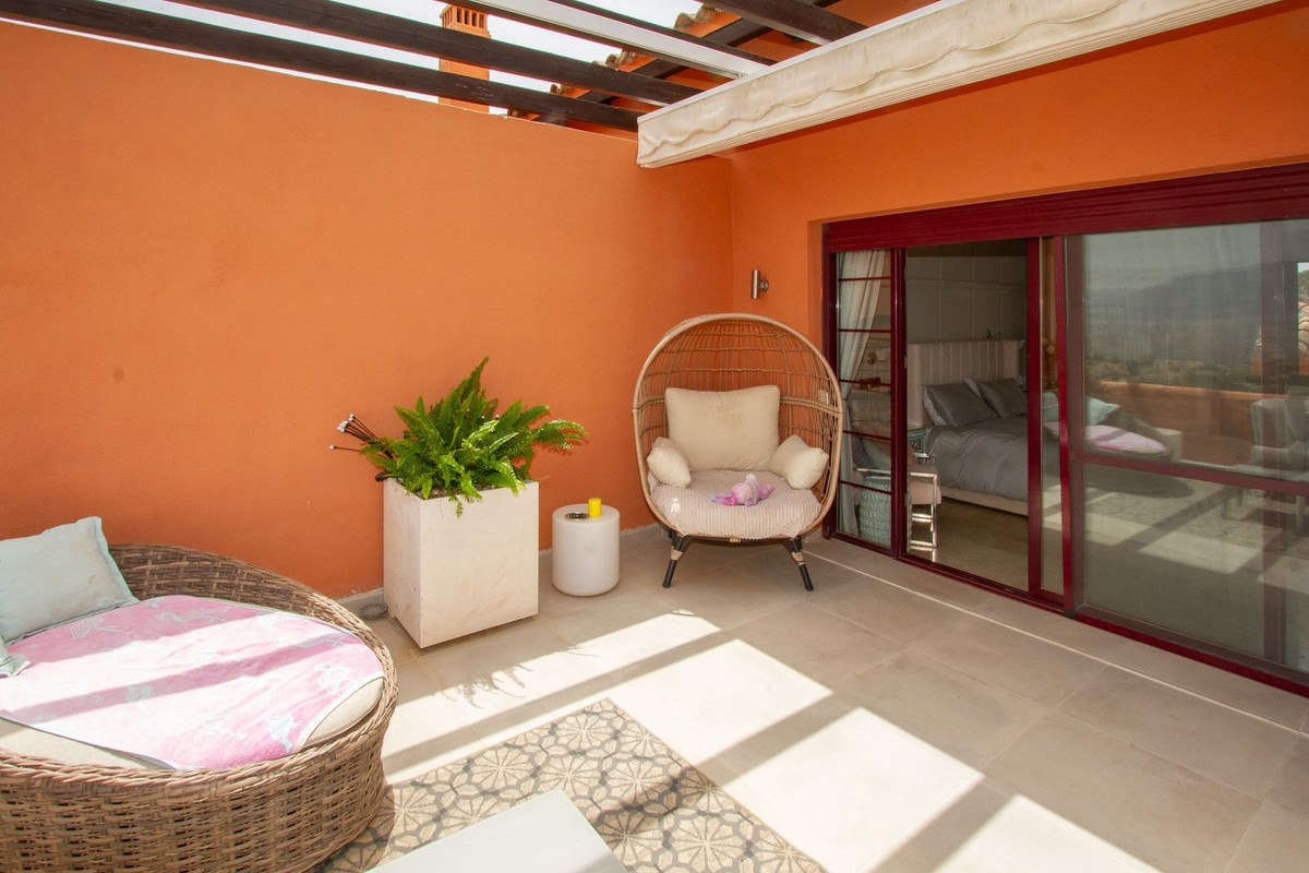 3 Bed Apartment for sale in La Mairena Costa Del Sol, Málaga, Spain