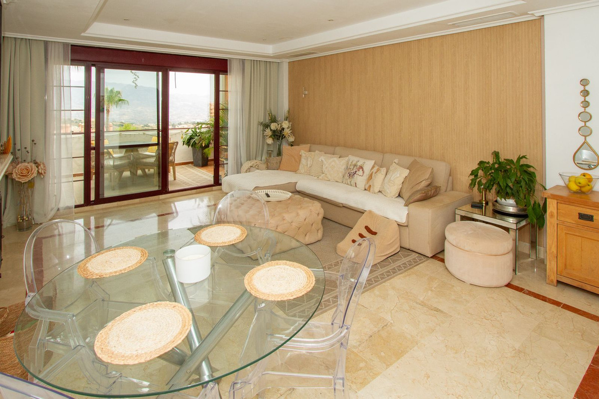 3 Bed Apartment for sale in La Mairena Costa Del Sol, Málaga, Spain