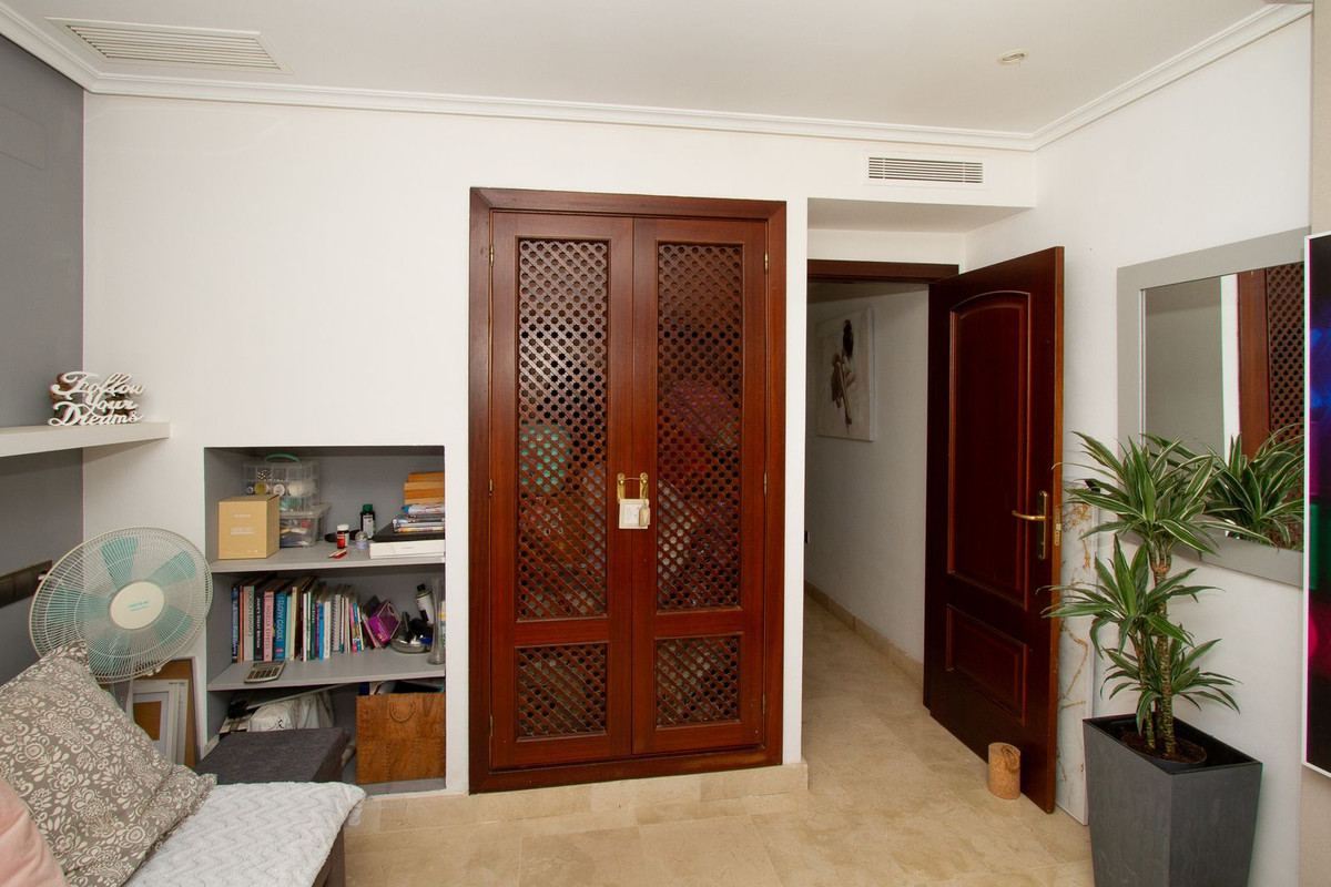 3 Bed Apartment for sale in La Mairena Costa Del Sol, Málaga, Spain