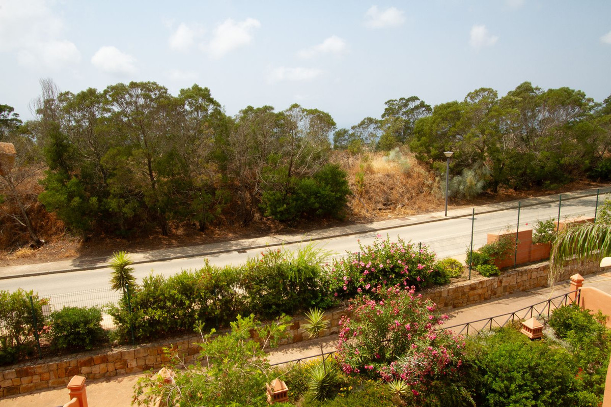 3 Bed Apartment for sale in La Mairena Costa Del Sol, Málaga, Spain