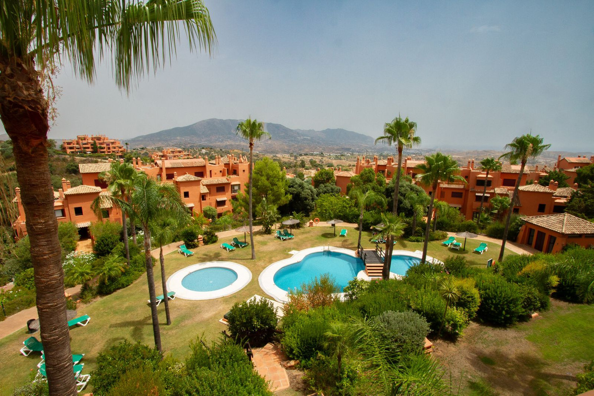 3 Bed Apartment for sale in La Mairena Costa Del Sol, Málaga, Spain