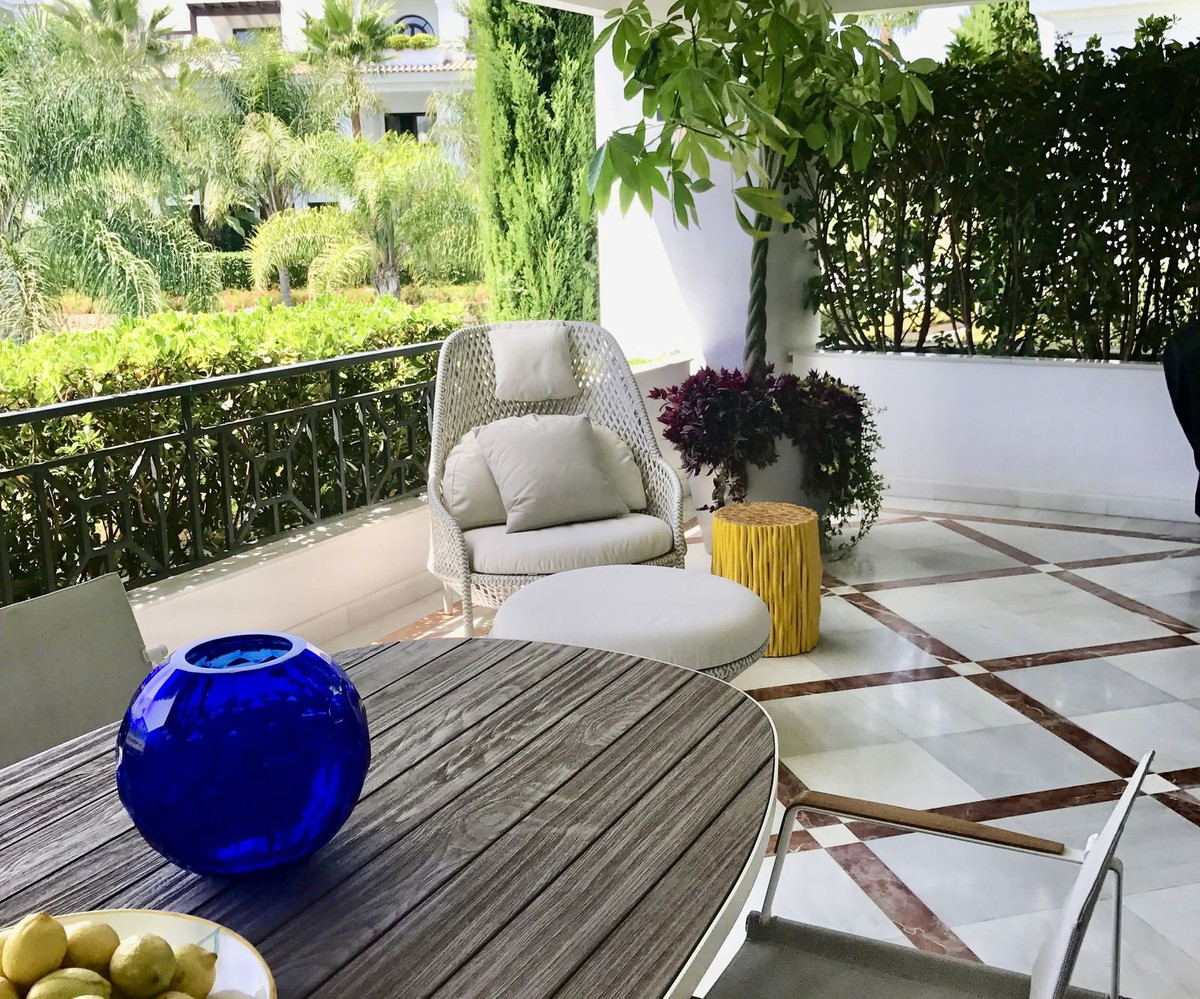 4 Bed Apartment for sale in Estepona Costa Del Sol, Málaga, Spain