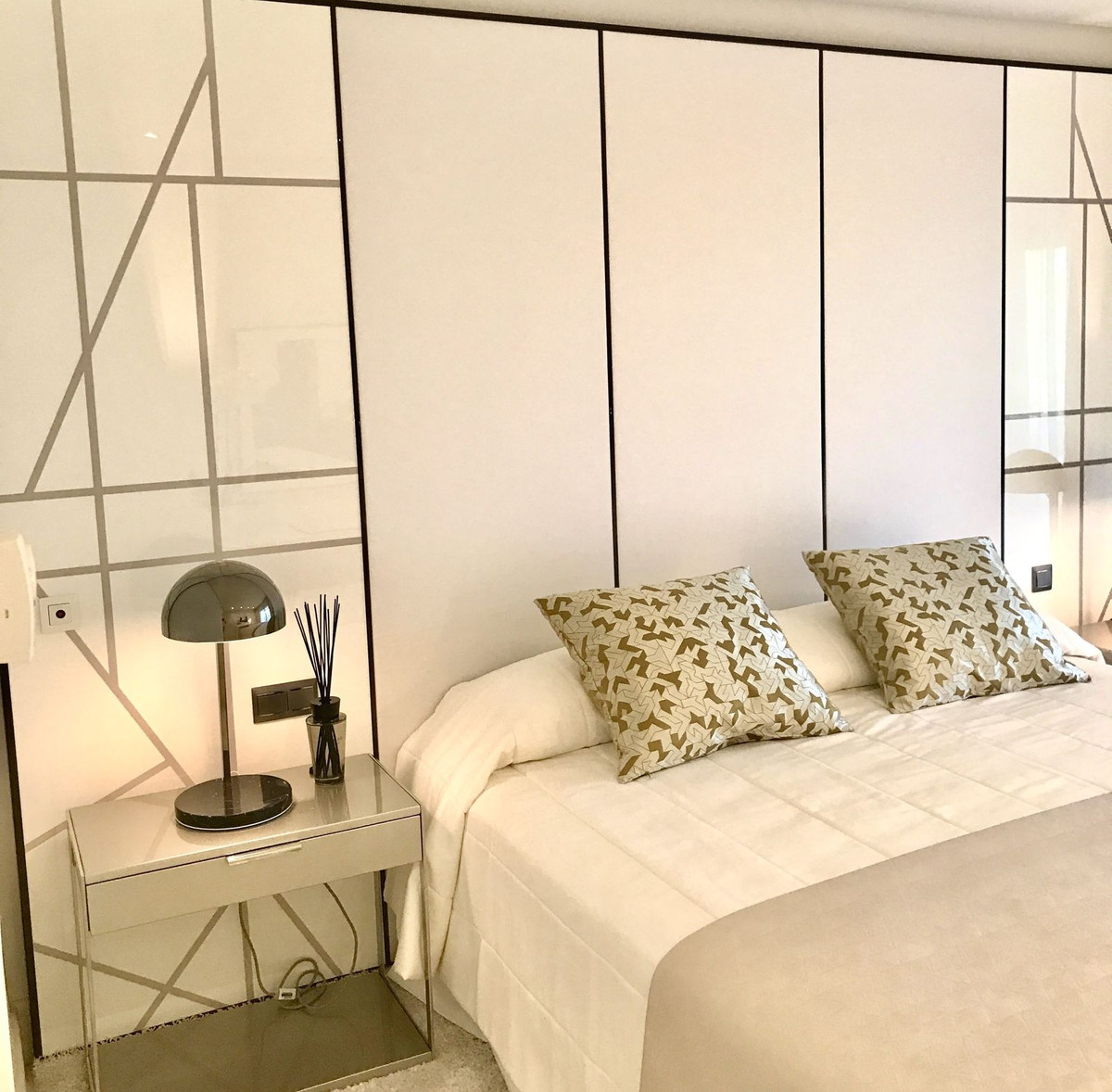 4 Bed Apartment for sale in Estepona Costa Del Sol, Málaga, Spain