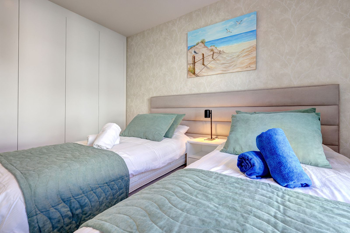 Se vende Apartamento Planta Media de 3 dormitorios en Costa Del Sol, Málaga, España