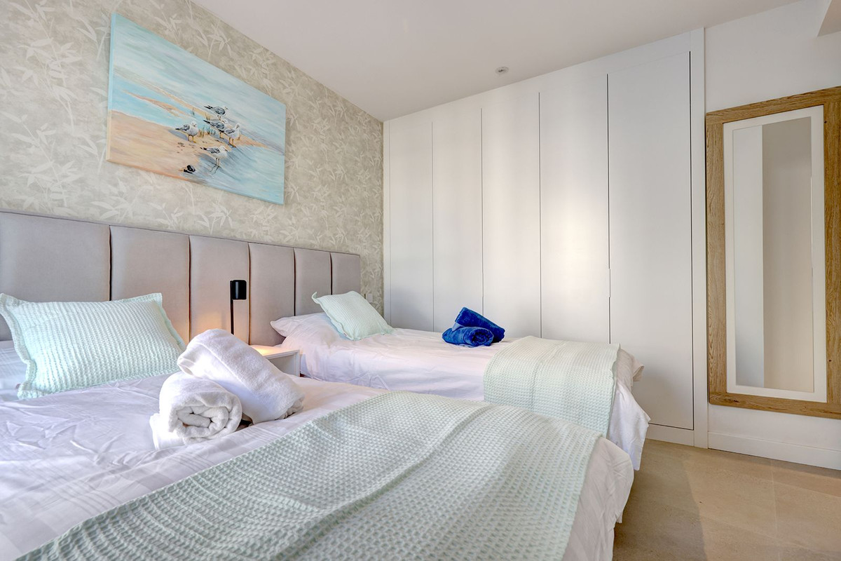 Se vende Apartamento Planta Media de 3 dormitorios en Costa Del Sol, Málaga, España