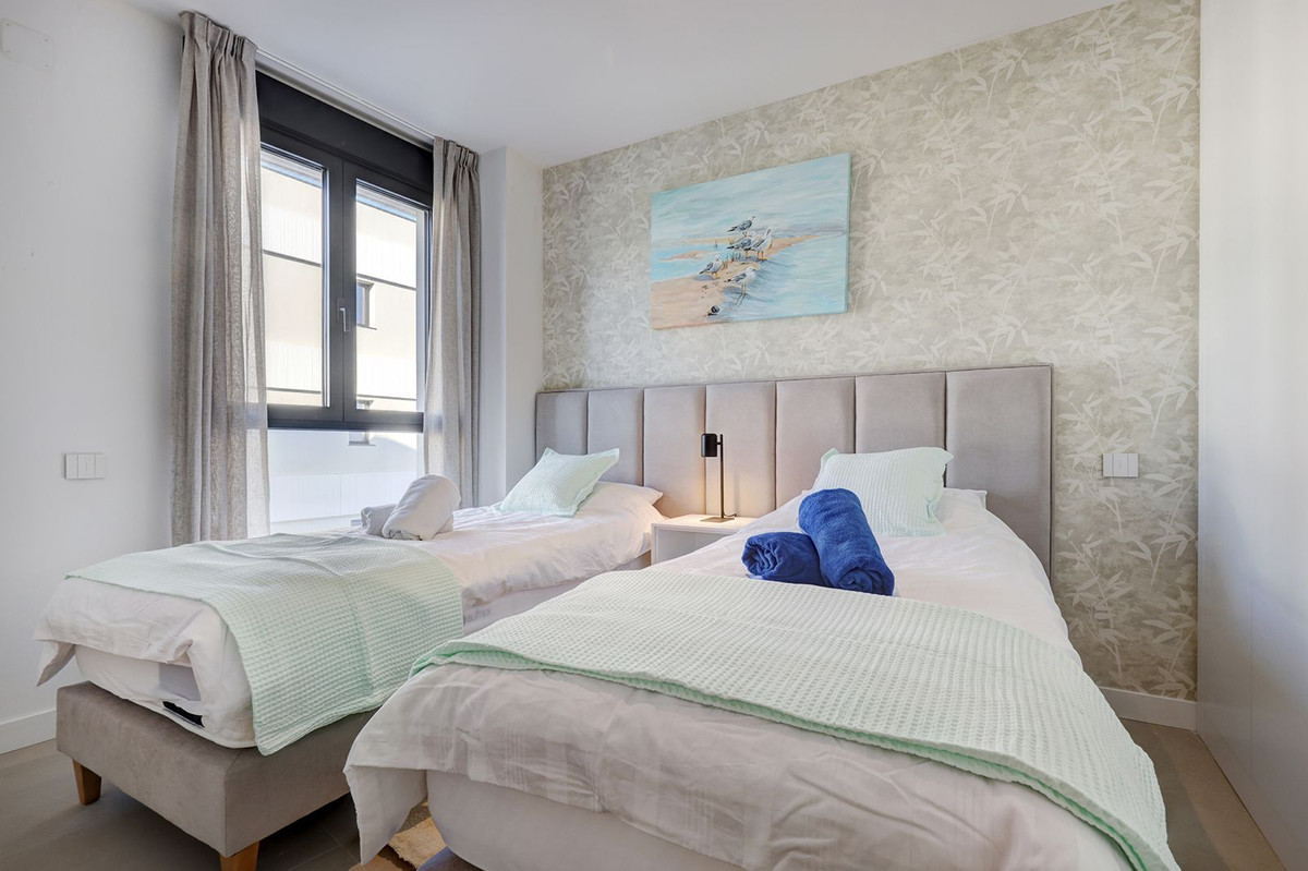 Se vende Apartamento Planta Media de 3 dormitorios en Costa Del Sol, Málaga, España
