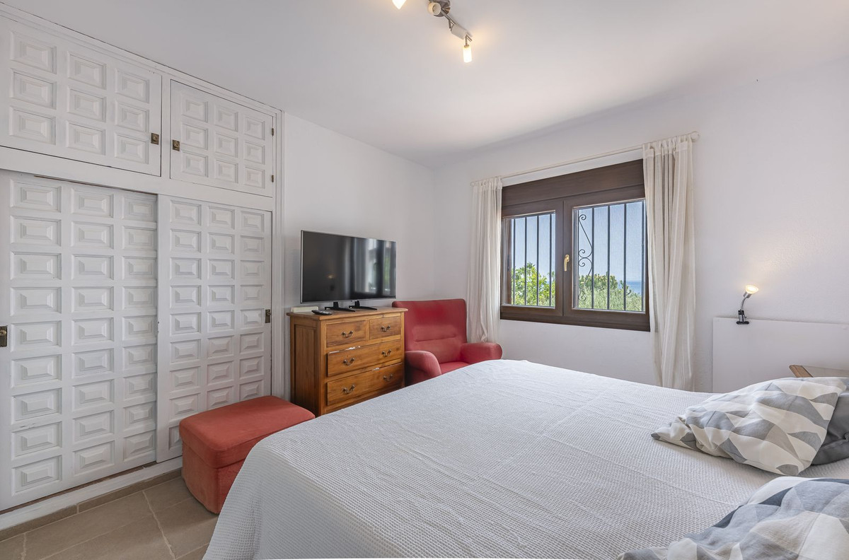 4 Bed Townhouse for sale in Punta Chullera Costa Del Sol, Málaga, Spain