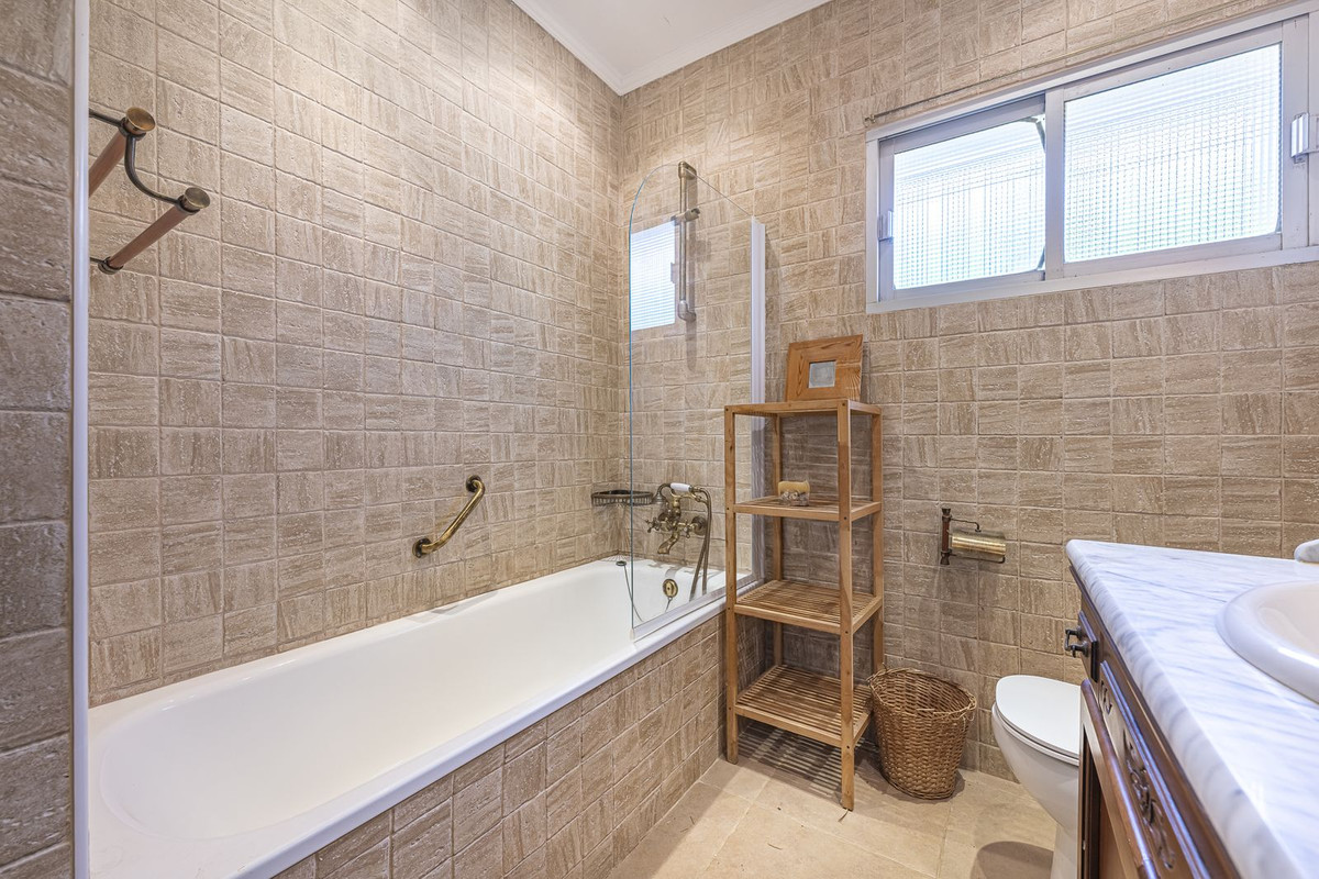 4 Bed Townhouse for sale in Punta Chullera Costa Del Sol, Málaga, Spain