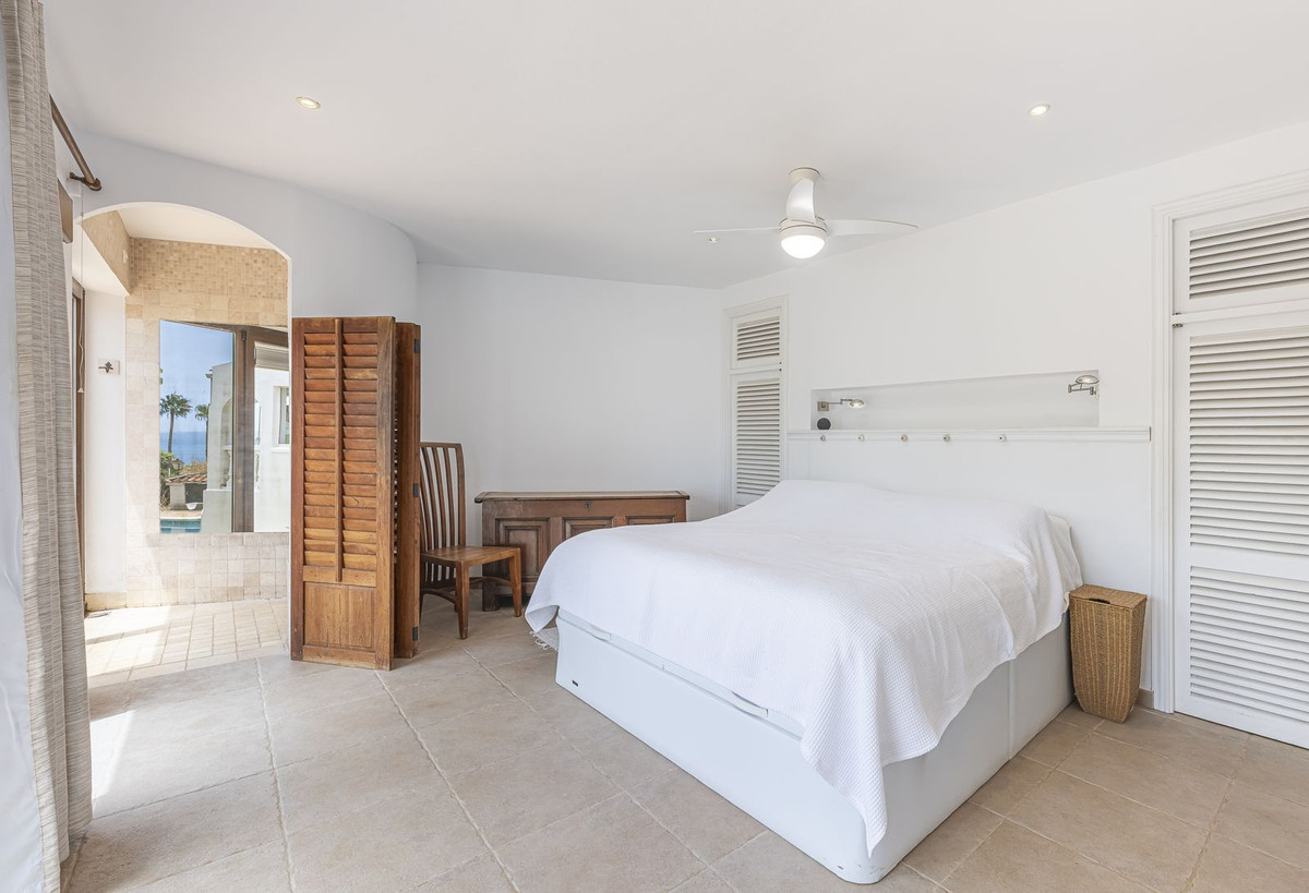 4 Bed Townhouse for sale in Punta Chullera Costa Del Sol, Málaga, Spain