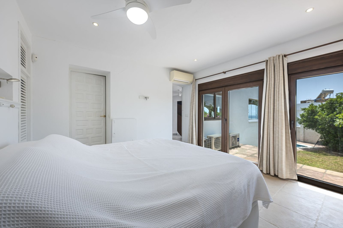 4 Bed Townhouse for sale in Punta Chullera Costa Del Sol, Málaga, Spain