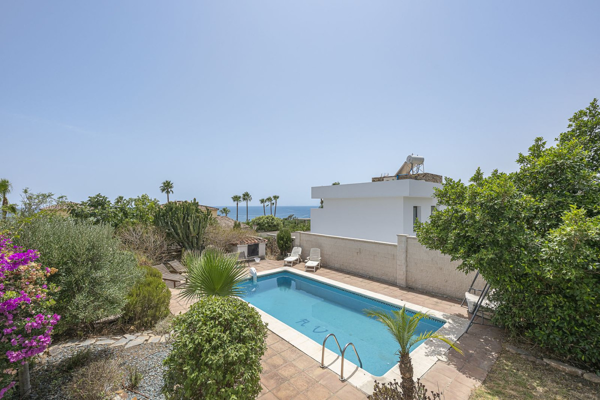 4 Bed Townhouse for sale in Punta Chullera Costa Del Sol, Málaga, Spain