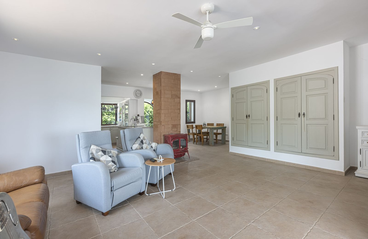 4 Bed Townhouse for sale in Punta Chullera Costa Del Sol, Málaga, Spain
