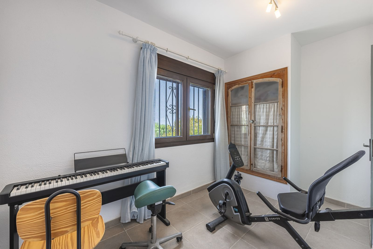 4 Bed Townhouse for sale in Punta Chullera Costa Del Sol, Málaga, Spain