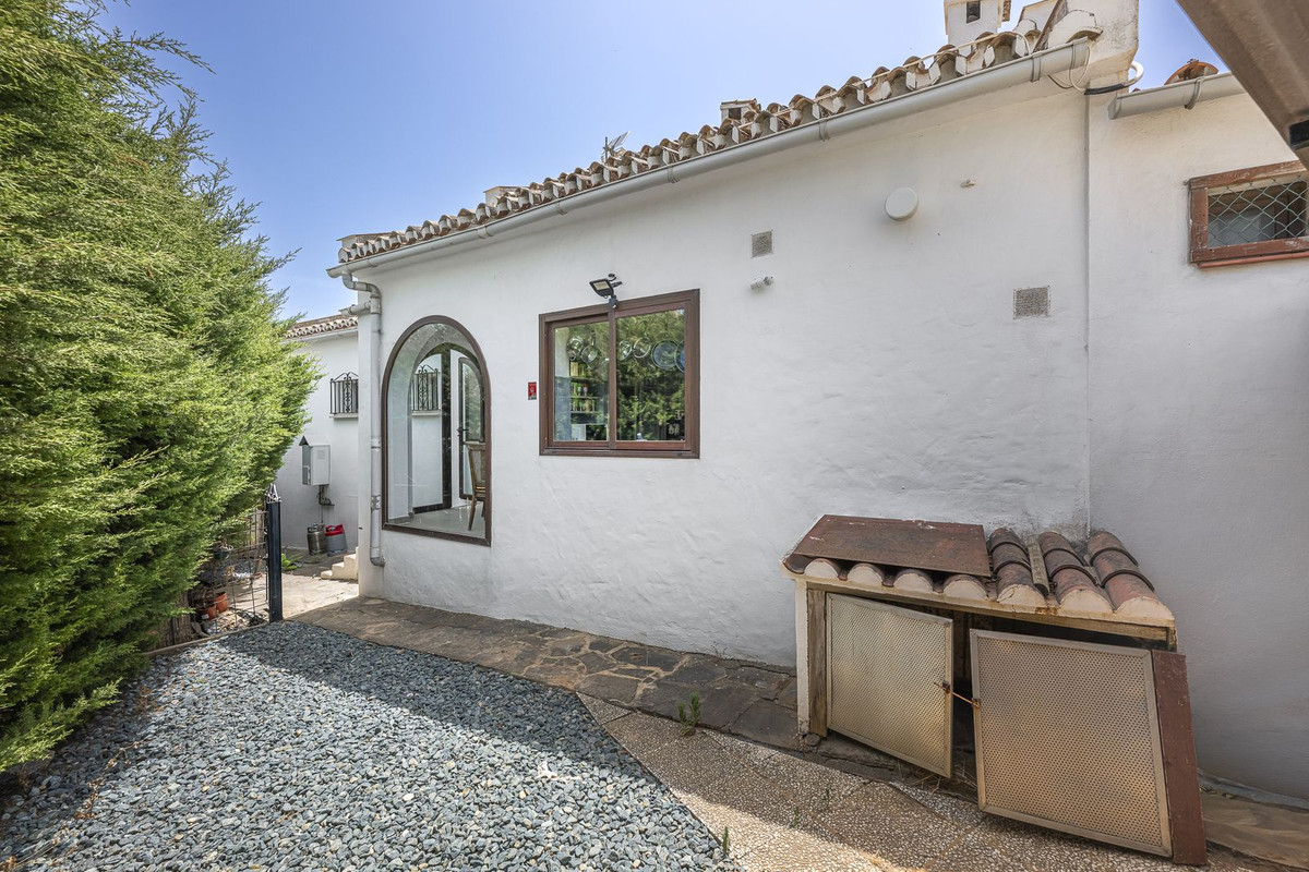 4 Bed Townhouse for sale in Punta Chullera Costa Del Sol, Málaga, Spain