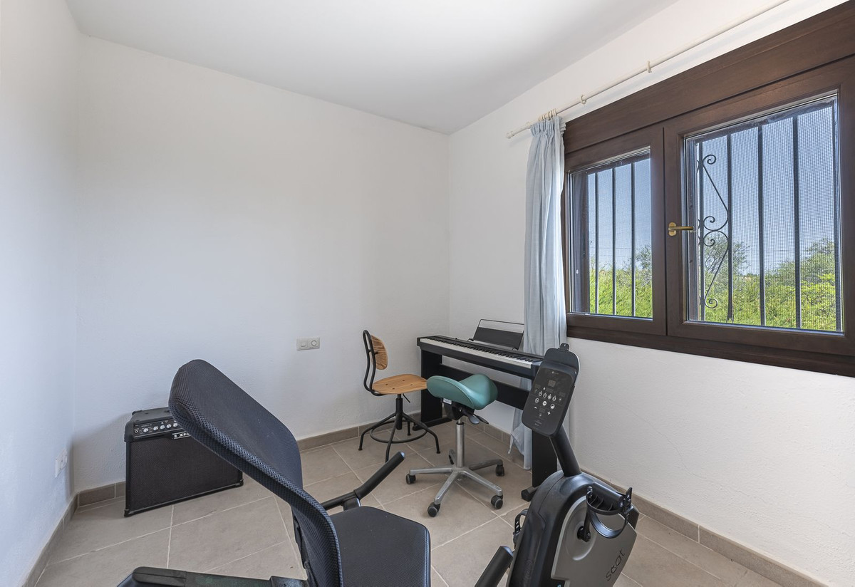 4 Bed Townhouse for sale in Punta Chullera Costa Del Sol, Málaga, Spain