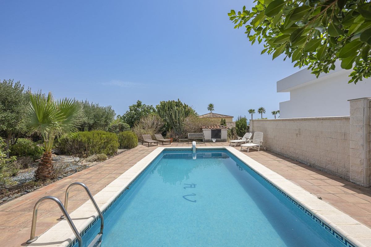 4 Bed Townhouse for sale in Punta Chullera Costa Del Sol, Málaga, Spain