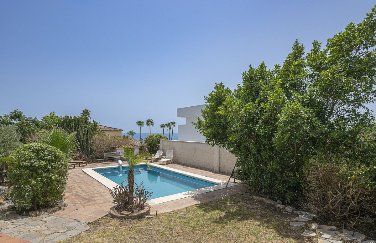 4 Bed Townhouse for sale in Punta Chullera Costa Del Sol, Málaga, Spain