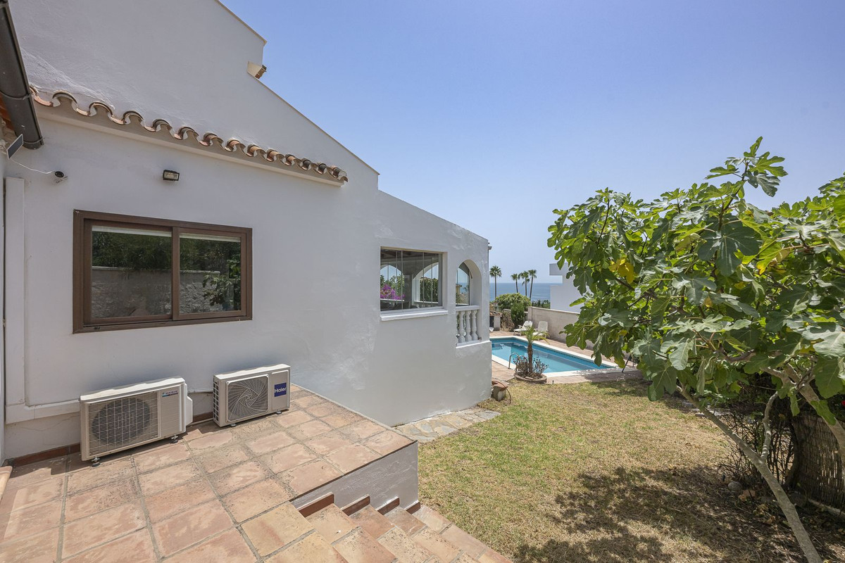 4 Bed Townhouse for sale in Punta Chullera Costa Del Sol, Málaga, Spain