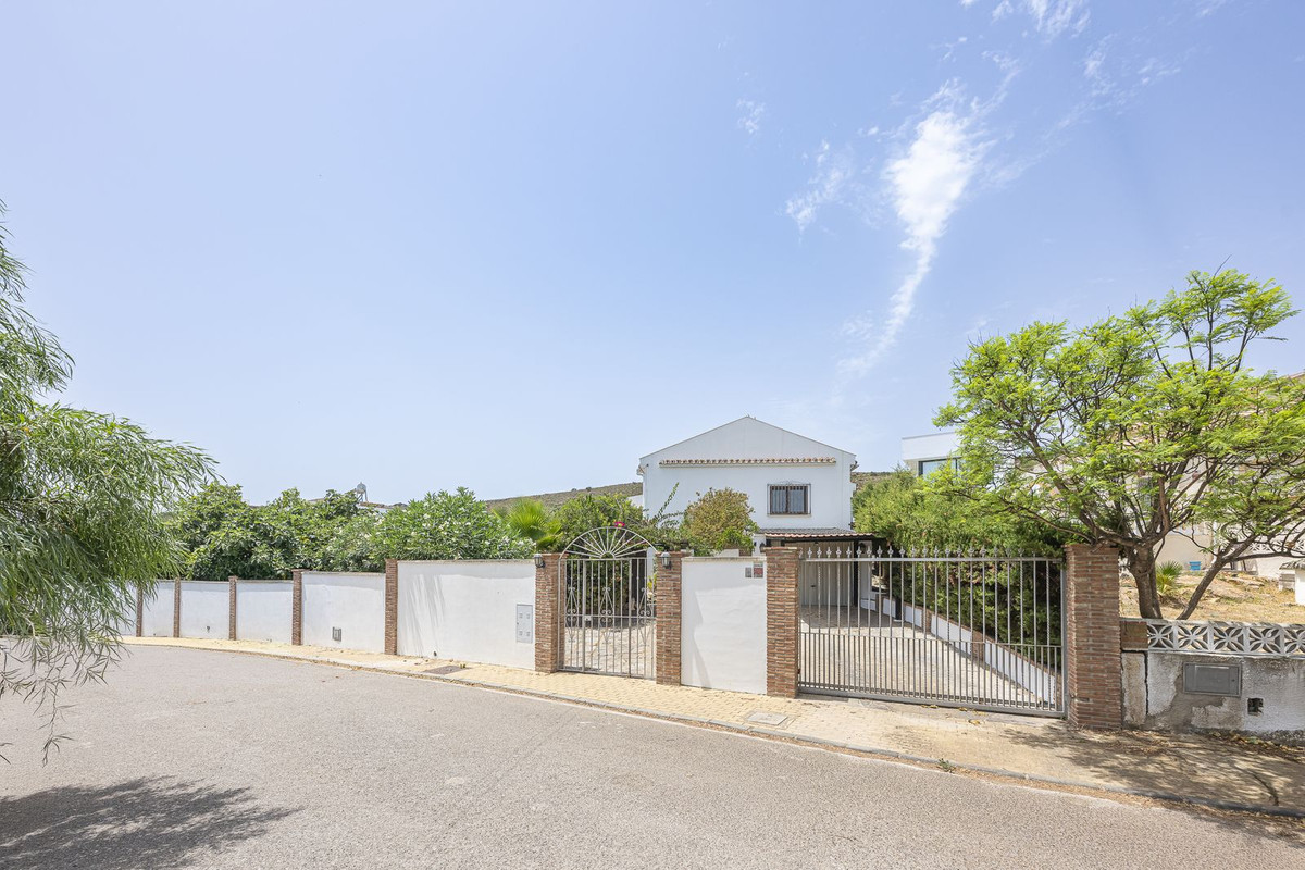 4 Bed Townhouse for sale in Punta Chullera Costa Del Sol, Málaga, Spain