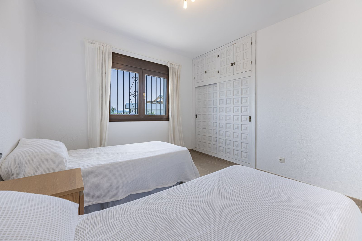 4 Bed Townhouse for sale in Punta Chullera Costa Del Sol, Málaga, Spain