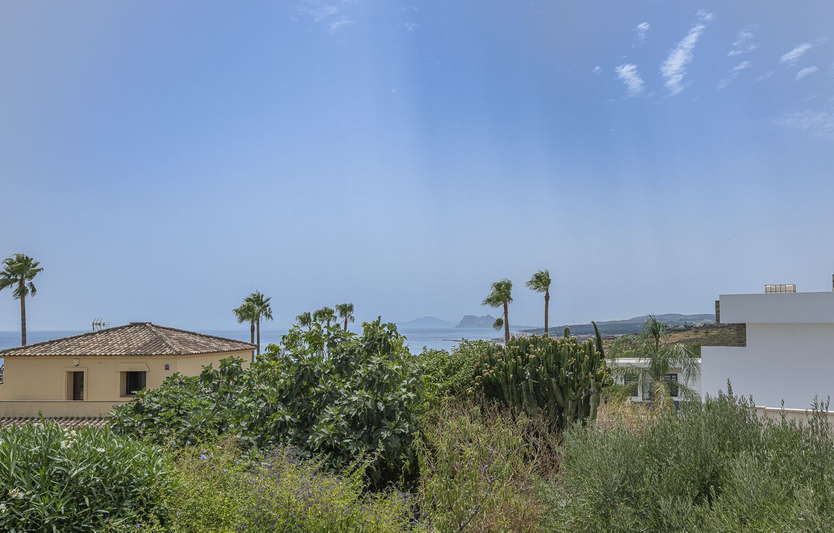 4 Bed Townhouse for sale in Punta Chullera Costa Del Sol, Málaga, Spain