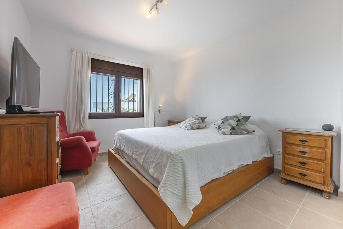 4 Bed Townhouse for sale in Punta Chullera Costa Del Sol, Málaga, Spain