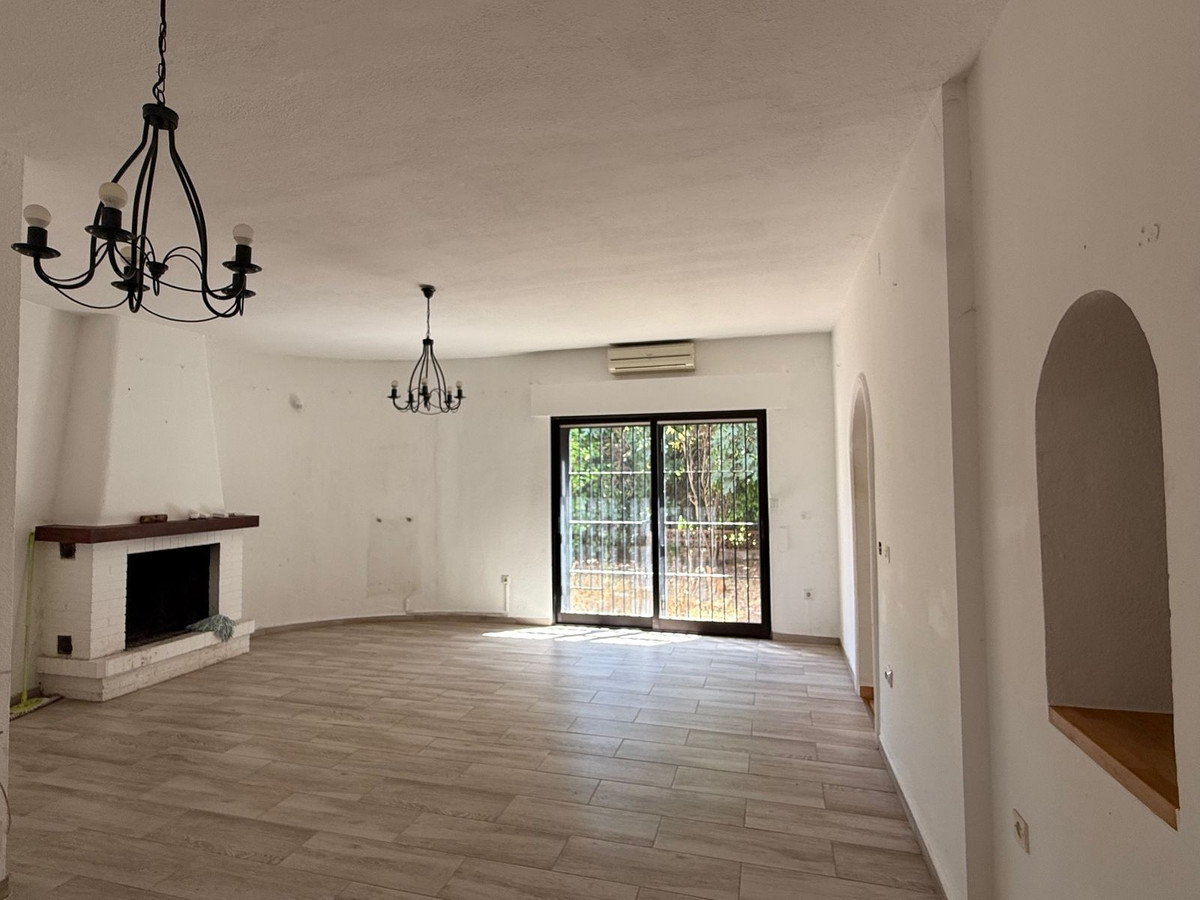 2 Bed Townhouse for sale in Marbesa Costa Del Sol, Málaga, Spain