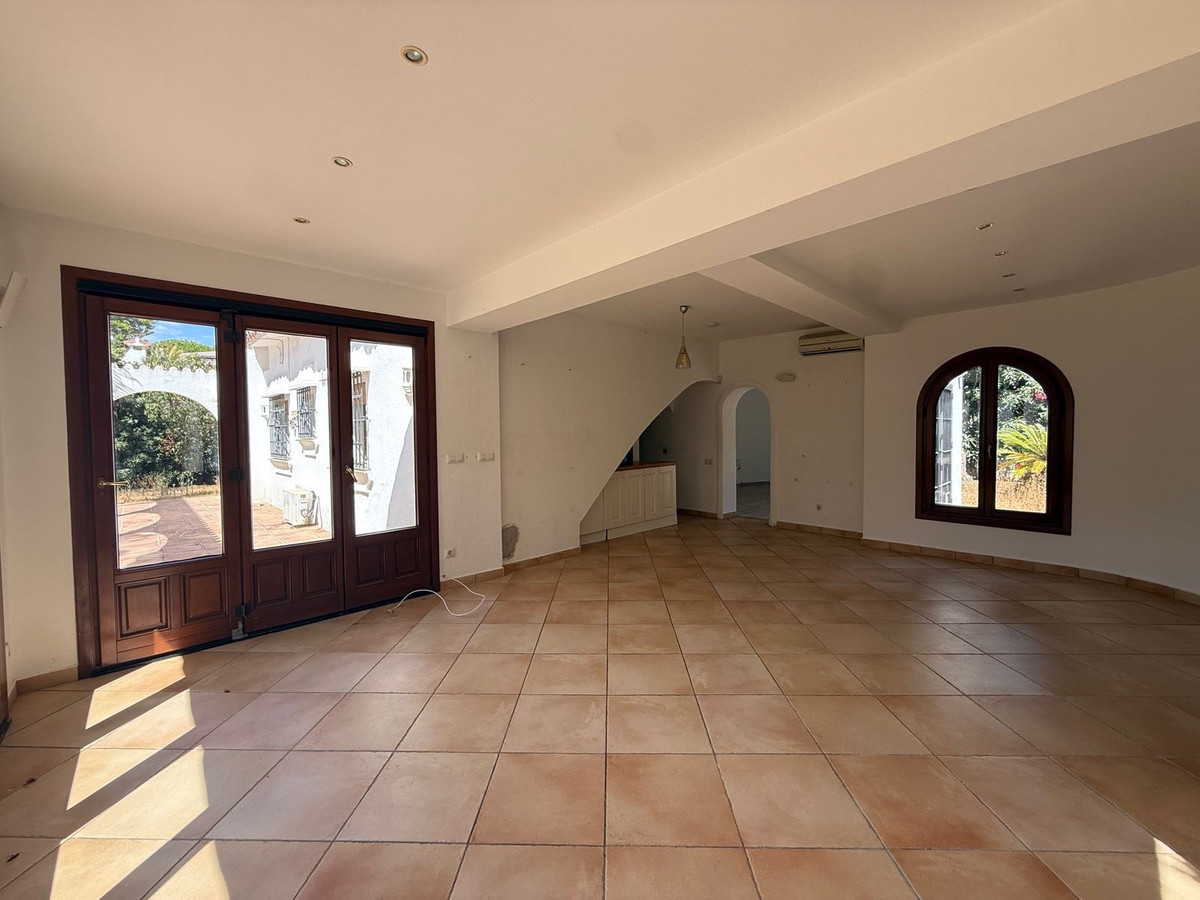 2 Bed Townhouse for sale in Marbesa Costa Del Sol, Málaga, Spain