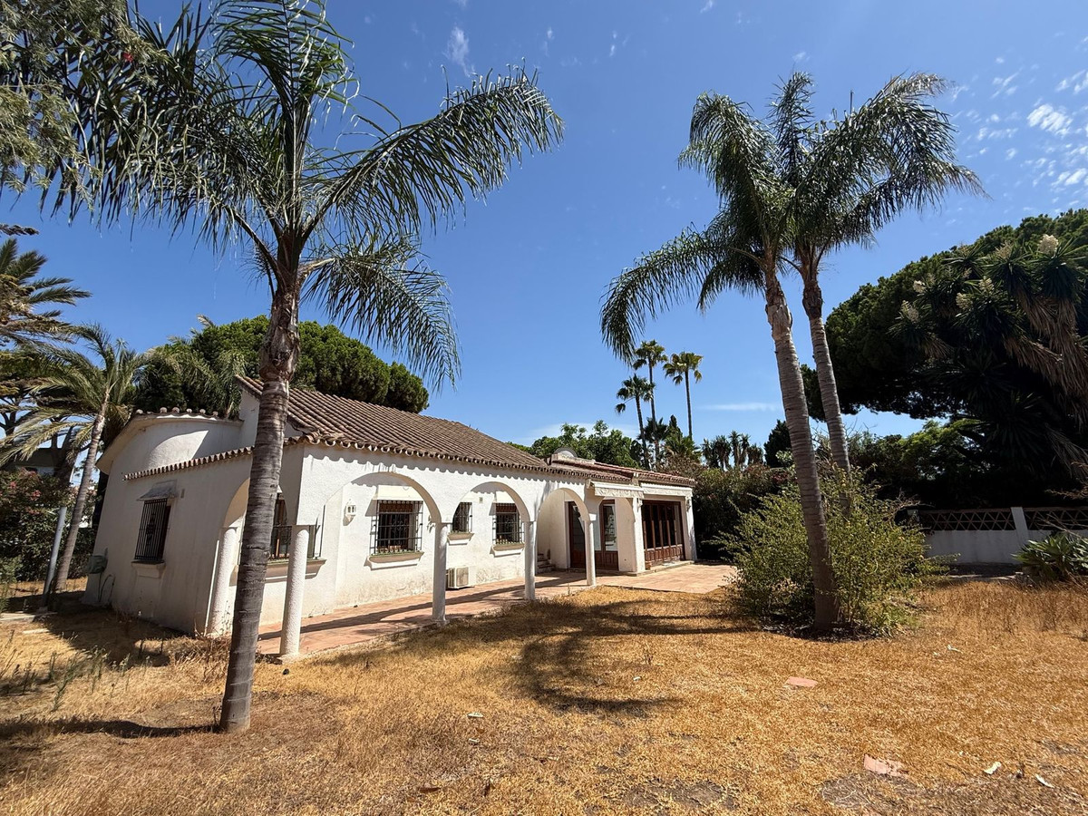 2 Bed Townhouse for sale in Marbesa Costa Del Sol, Málaga, Spain