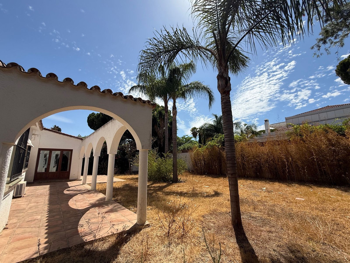 2 Bed Townhouse for sale in Marbesa Costa Del Sol, Málaga, Spain