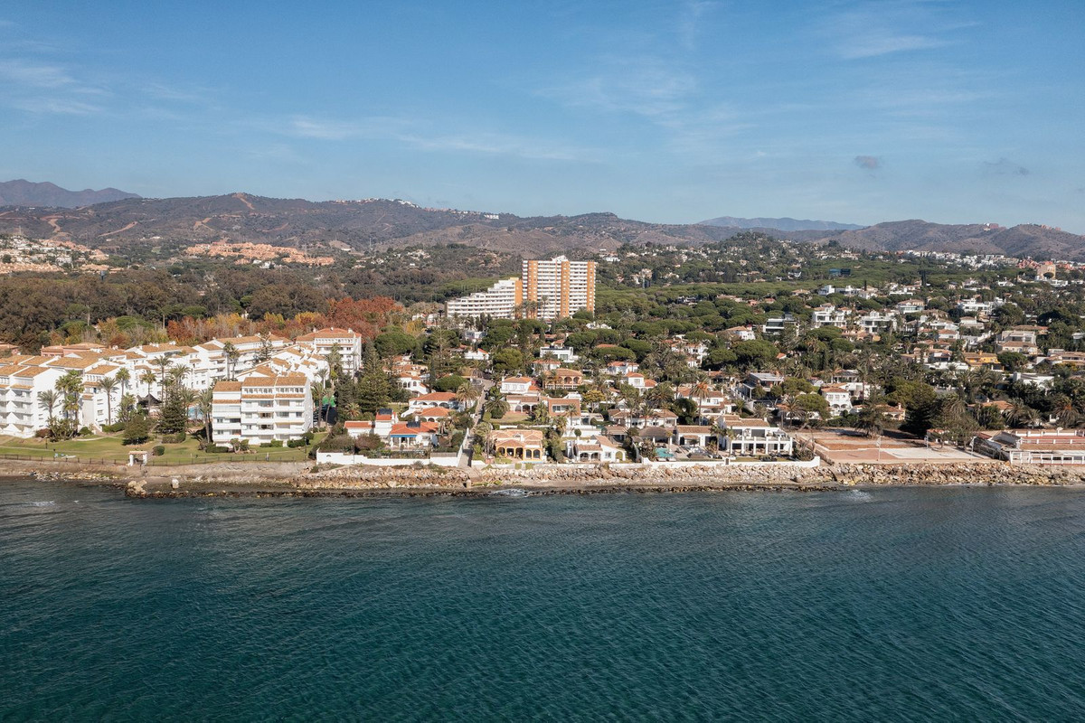 2 Bed Townhouse for sale in Marbesa Costa Del Sol, Málaga, Spain