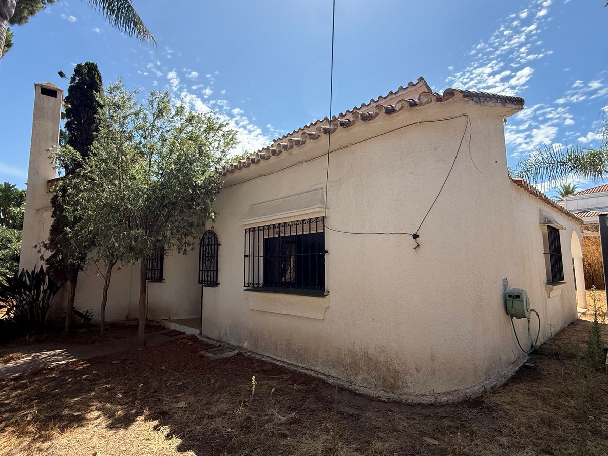 2 Bed Townhouse for sale in Marbesa Costa Del Sol, Málaga, Spain