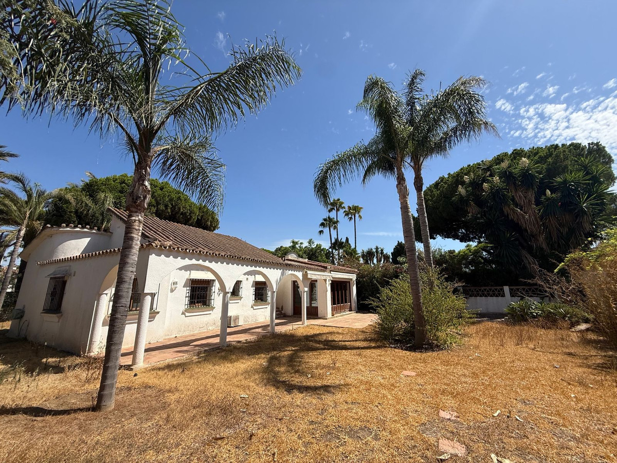 2 Bed Townhouse for sale in Marbesa Costa Del Sol, Málaga, Spain